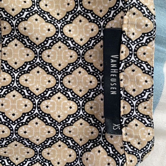 Van Heusen blouse - Picture 2 of 5